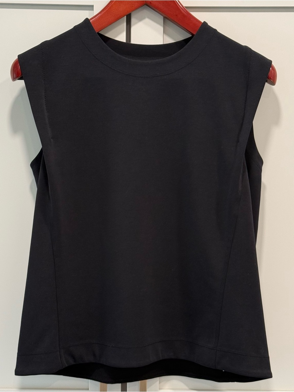 Athleta Seasoft Tank Sweatshirt Black Womens M Sleeveless Crew Neck Stretch